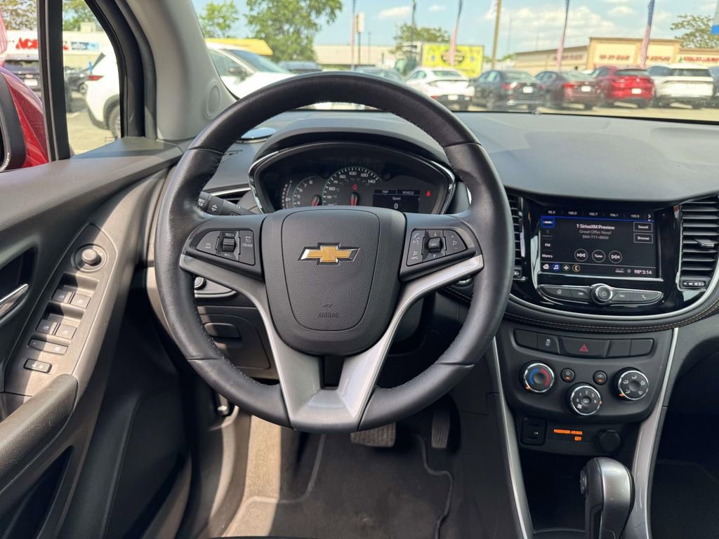 Used 2021 Chevrolet Trax LT w/ Driver Confidence Package AWD/4WD image 17