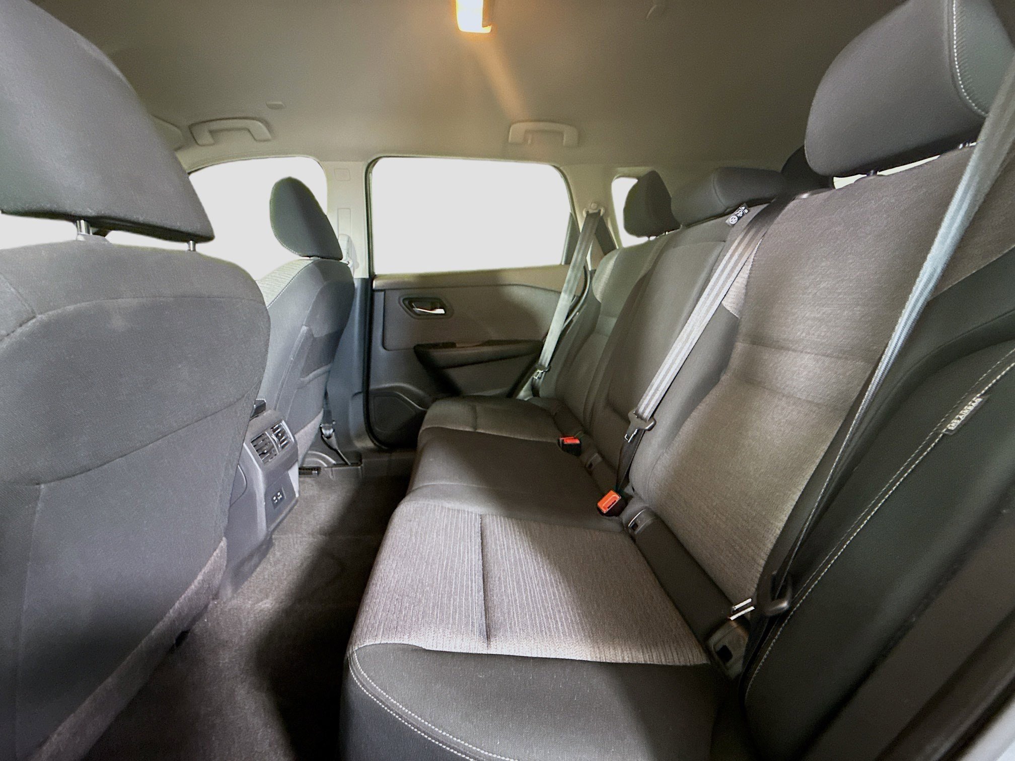 Used 2023 Nissan Rogue SV FWD image 25