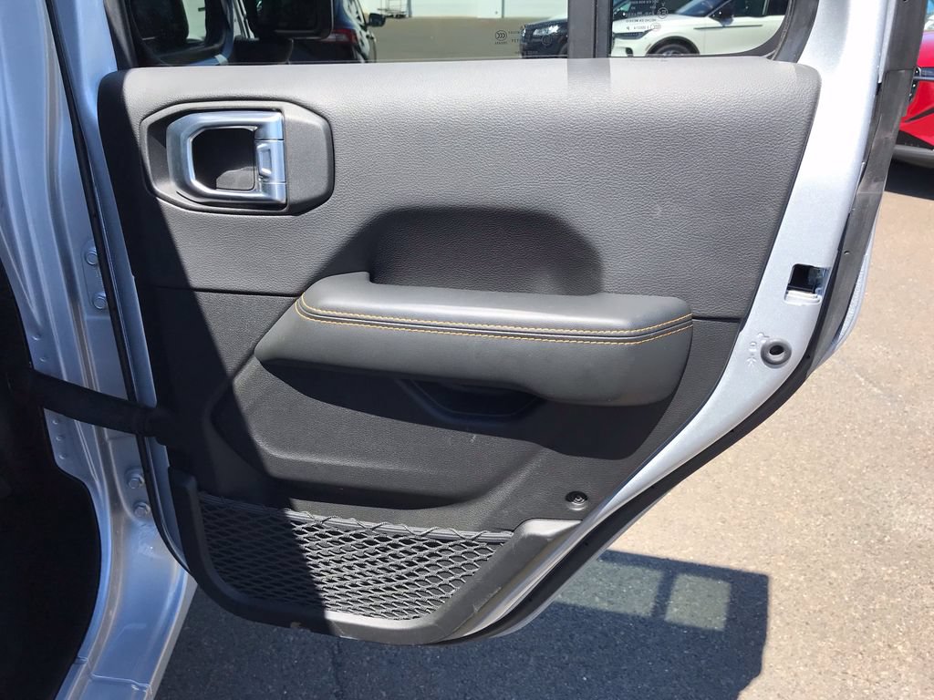 Used 2024 Jeep Wrangler Unlimited Sahara AWD/4WD image 15