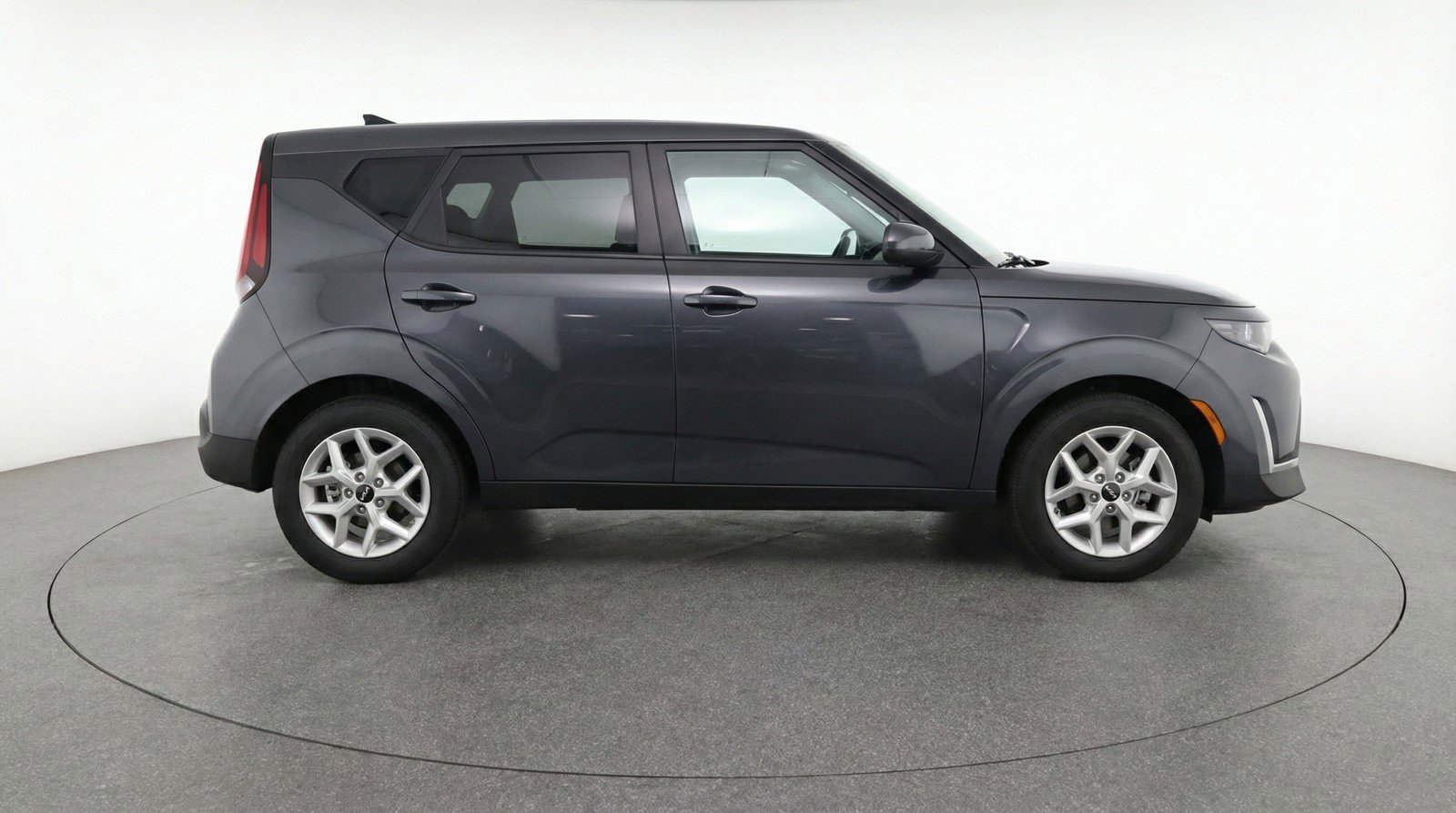 Used 2025 Kia Soul LX w/ LX Technology Package FWD image 11