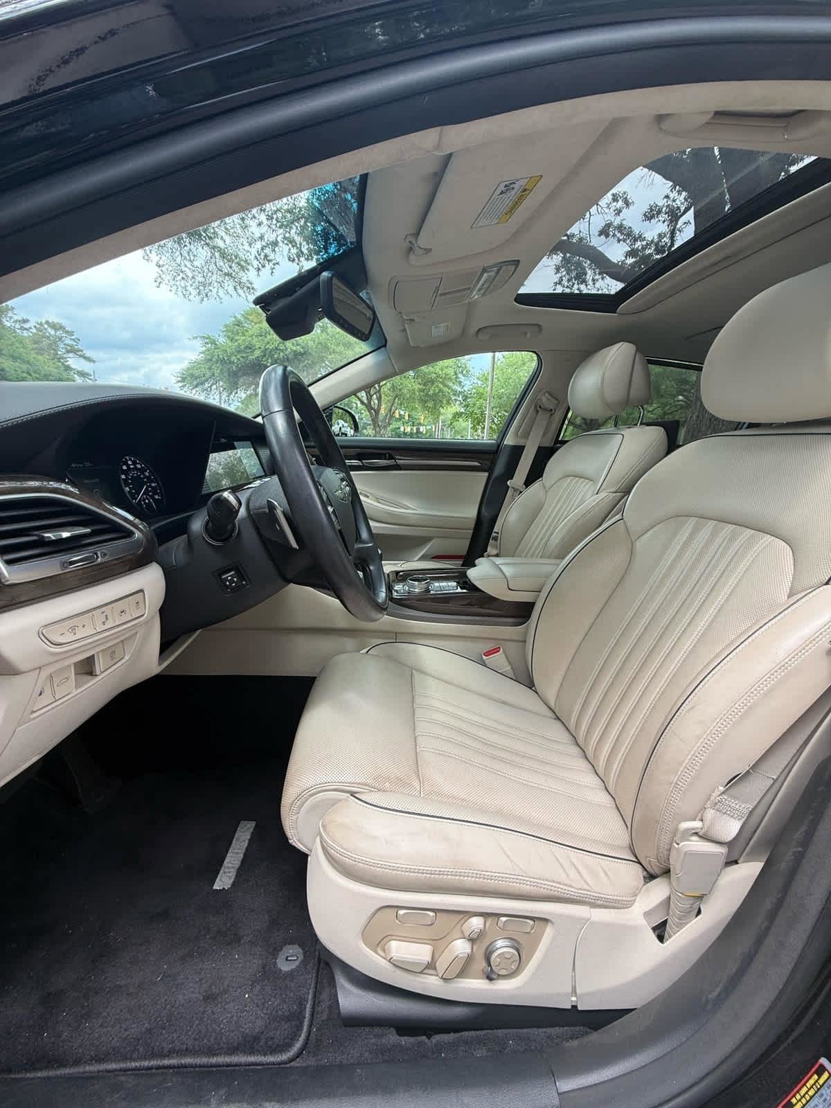 Used 2018 Genesis G90 5.0 Ultimate AWD/4WD image 10