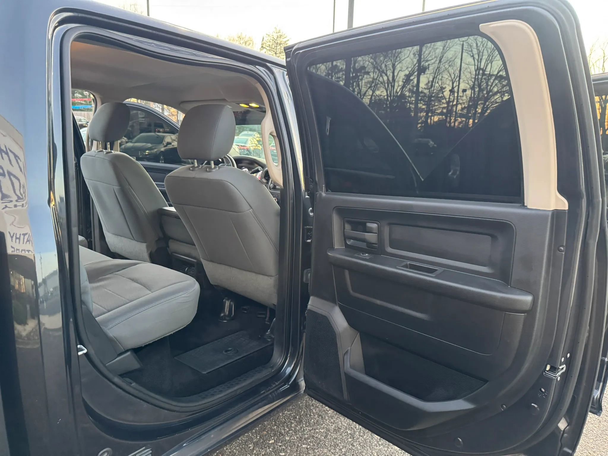 Used 2015 RAM 2500 Tradesman w/ Chrome Appearance Group AWD/4WD image 16