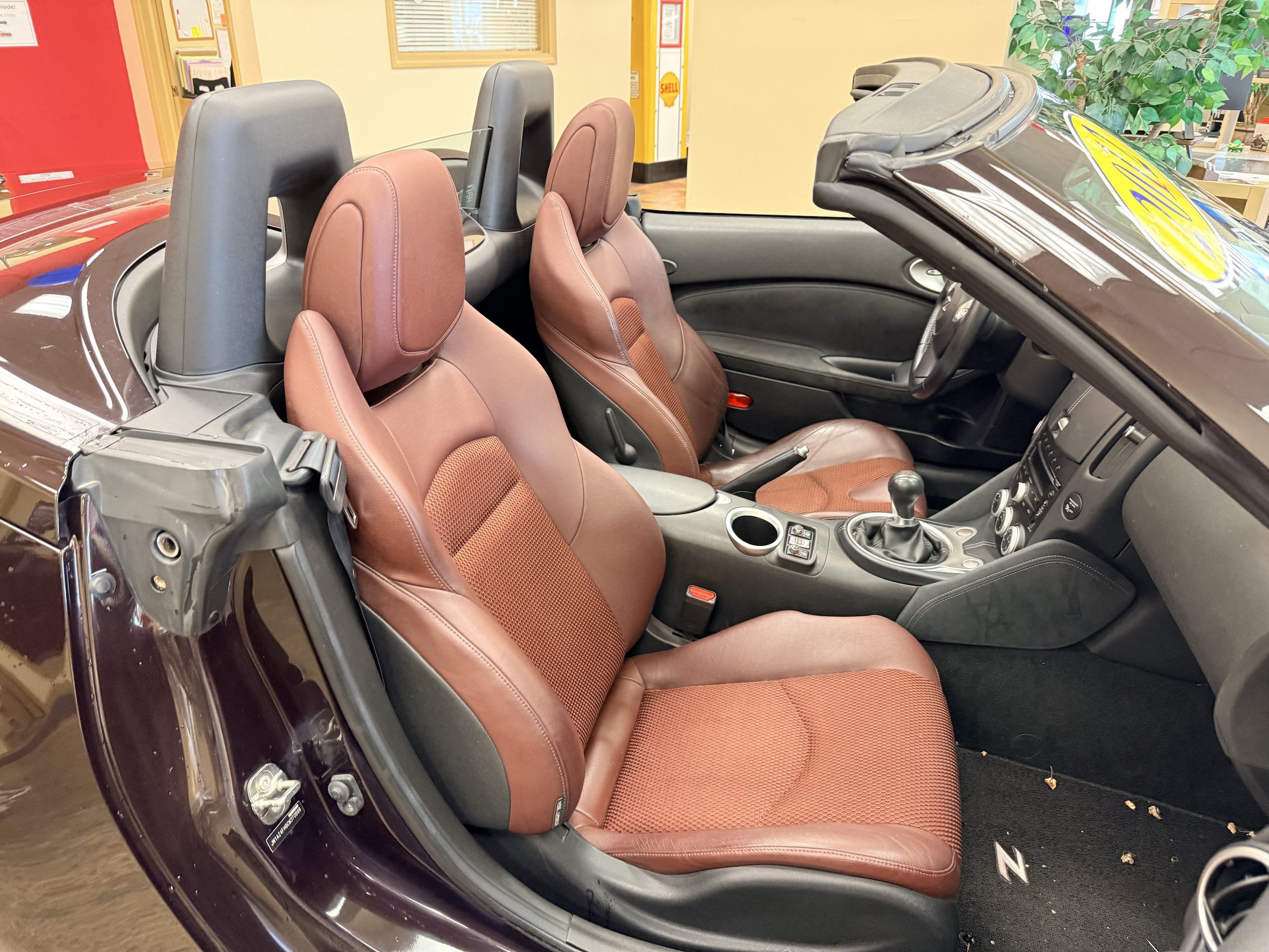 Used 2012 Nissan 370Z Touring RWD image 5