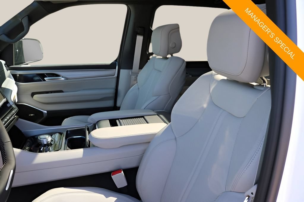 New 2026 Jeep Grand Wagoneer 4WD w/ Premium Group I image 12