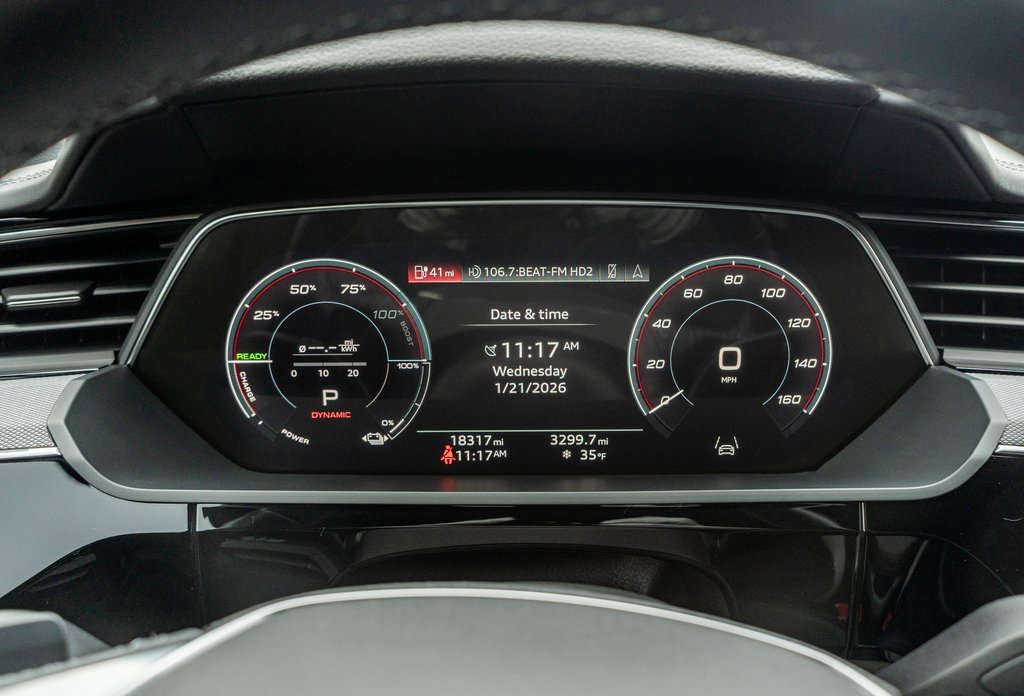 Used 2024 Audi Q8 e-tron Prestige image 16