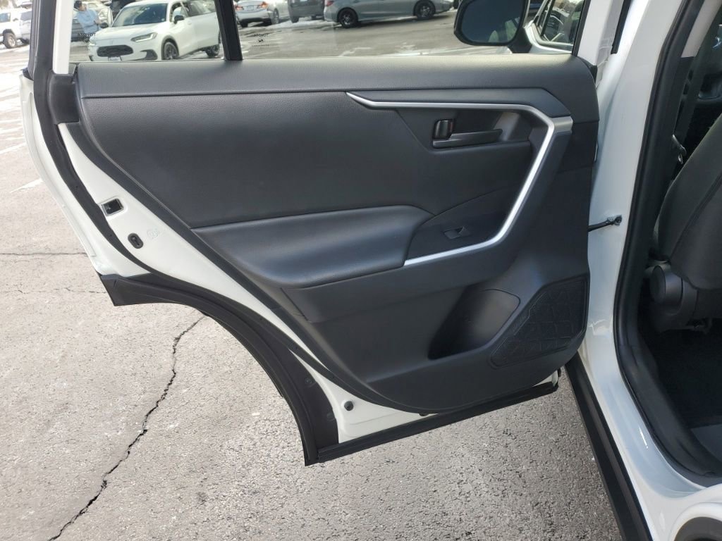 Used 2024 Toyota RAV4 LE image 25