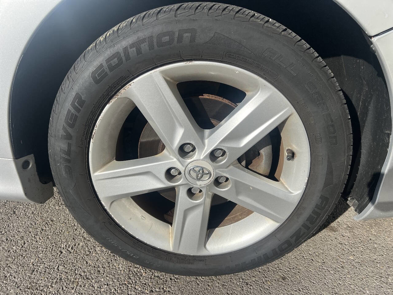 Used 2012 Toyota Camry LE image 21