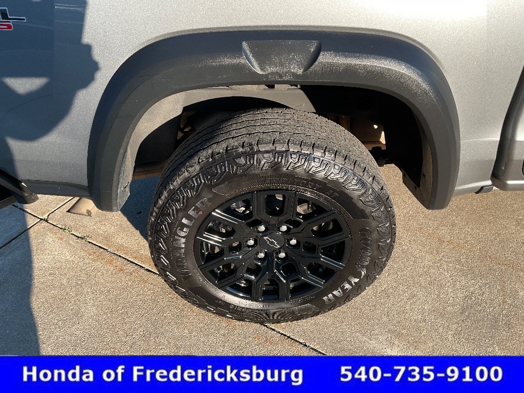 Used 2024 Chevrolet Colorado Trail Boss AWD/4WD image 12