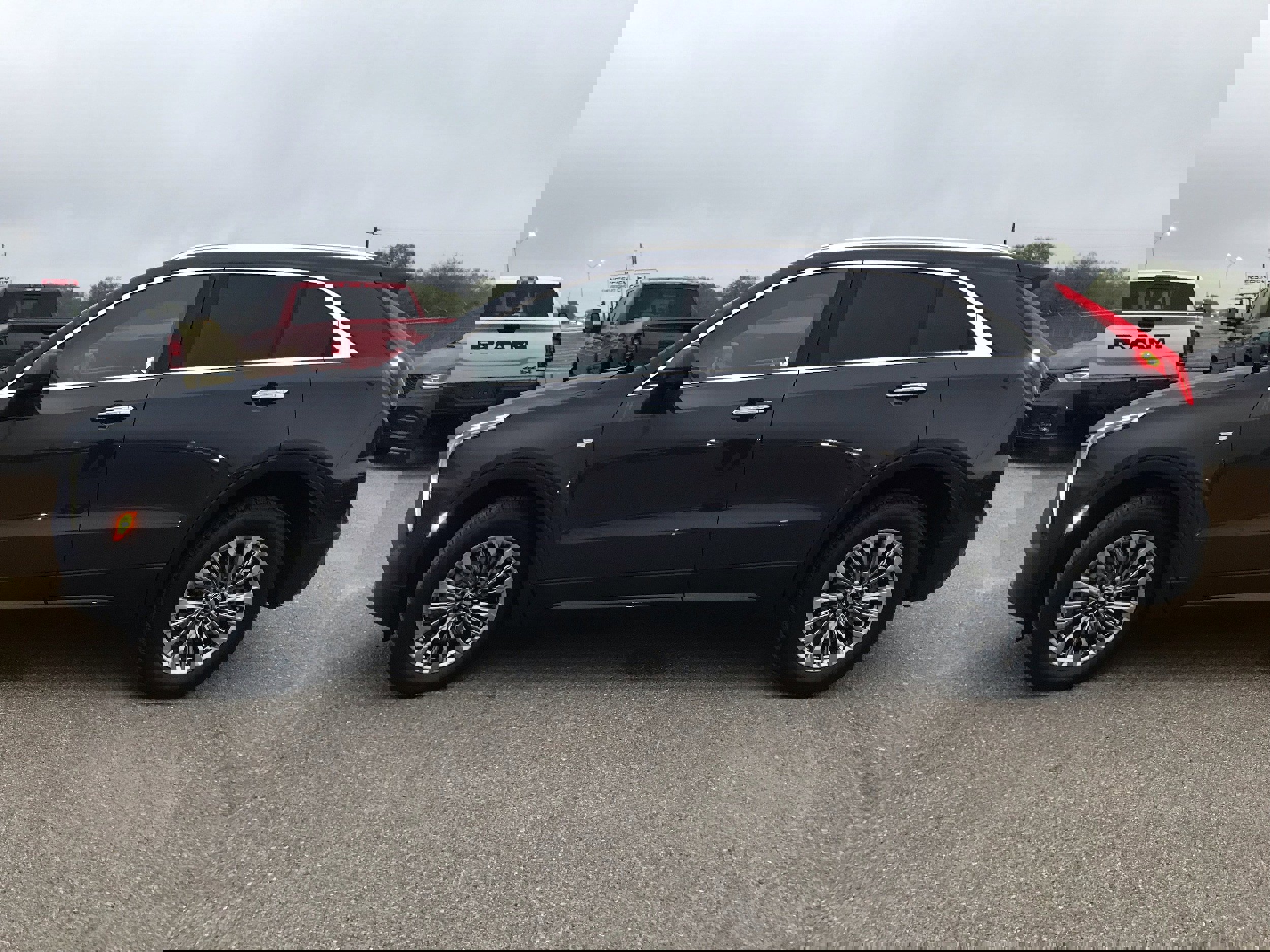 Used 2025 Cadillac XT4 Premium Luxury image 4