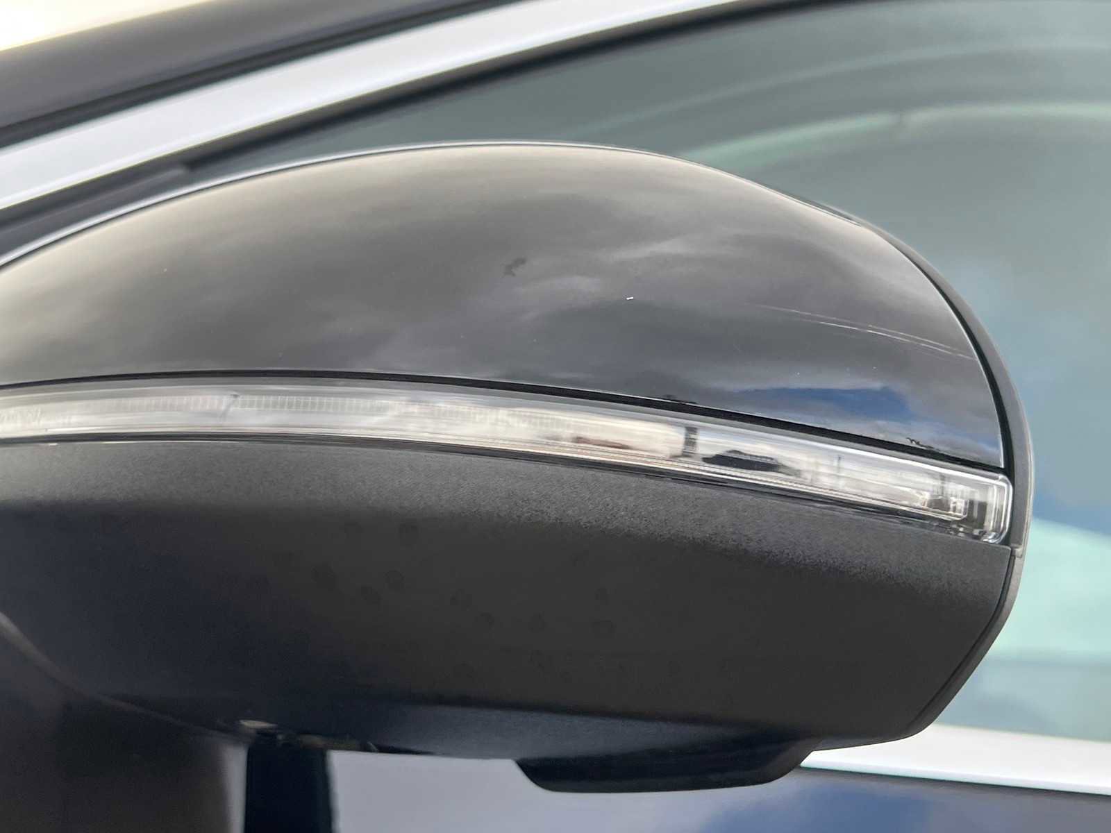 Used 2025 Mercedes-Benz GLC 350e 4MATIC image 11