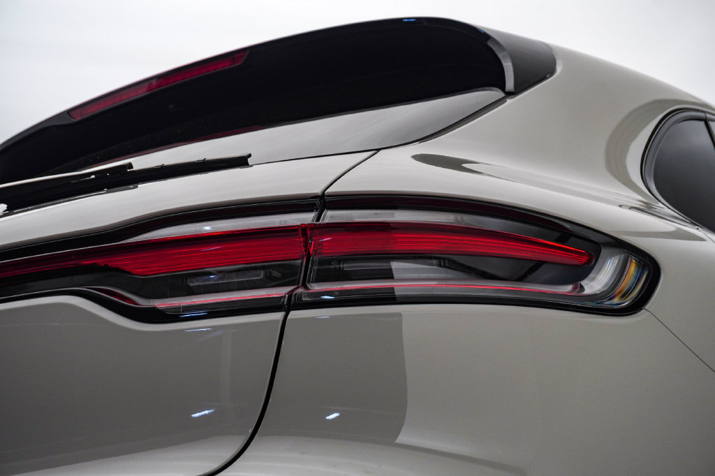 Certified 2026 Porsche Macan S AWD/4WD image 12
