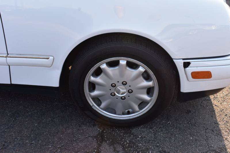 Used 1999 Mercedes-Benz E 320 Sedan image 21