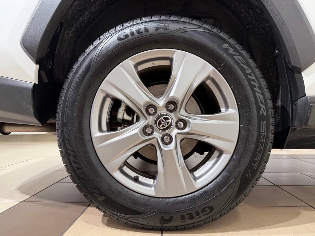 Certified 2025 Toyota RAV4 XLE AWD/4WD image 9
