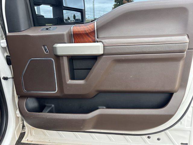 Used 2017 Ford F450 King Ranch w/ King Ranch Ultimate Package AWD/4WD image 13