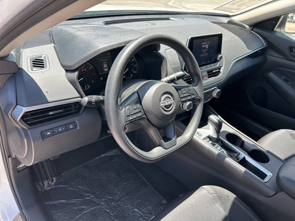 Certified 2025 Nissan Altima 2.5 S FWD image 22