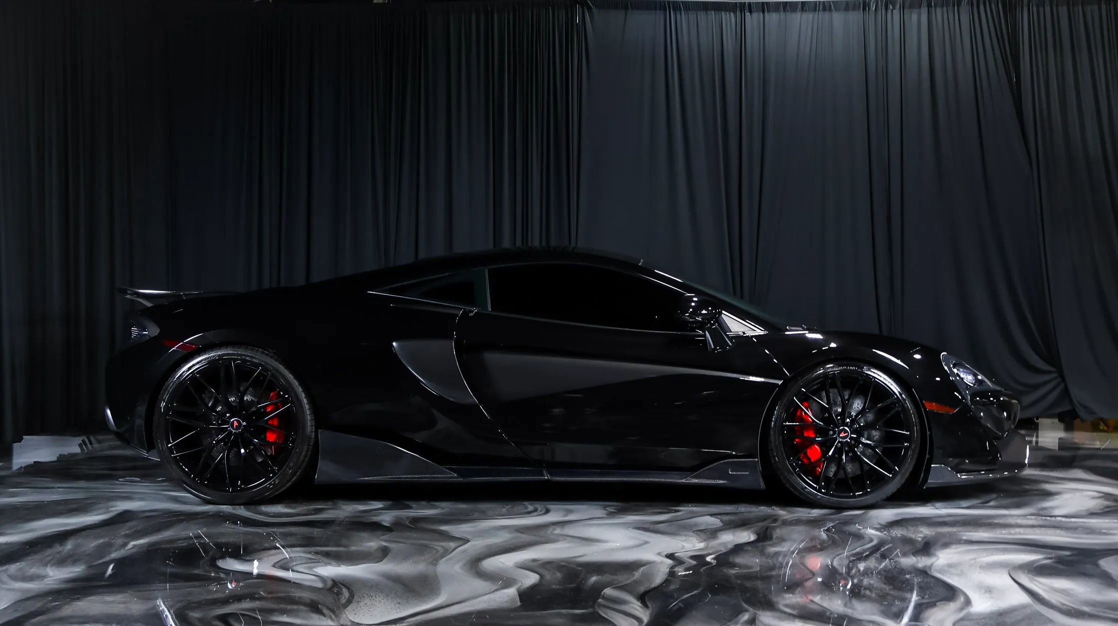 Used 2017 McLaren 570S Coupe RWD image 4