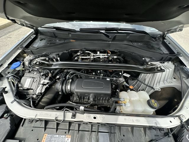Used 2023 Ford Explorer Limited AWD/4WD image 19