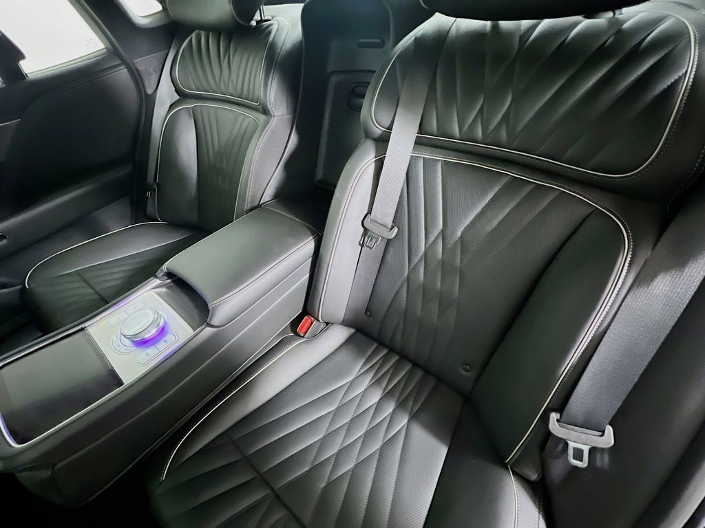 Used 2023 Genesis G90 3.5T AWD/4WD image 26