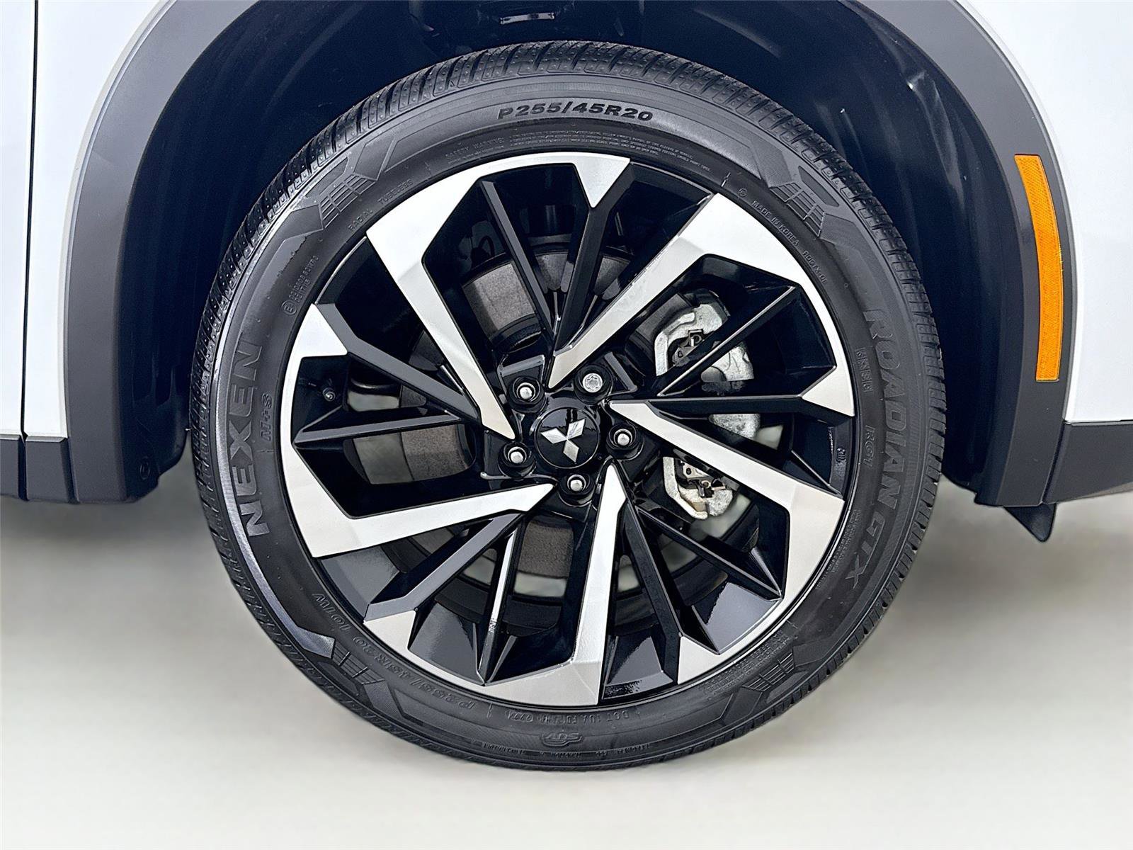 Used 2024 Mitsubishi Outlander SE image 35