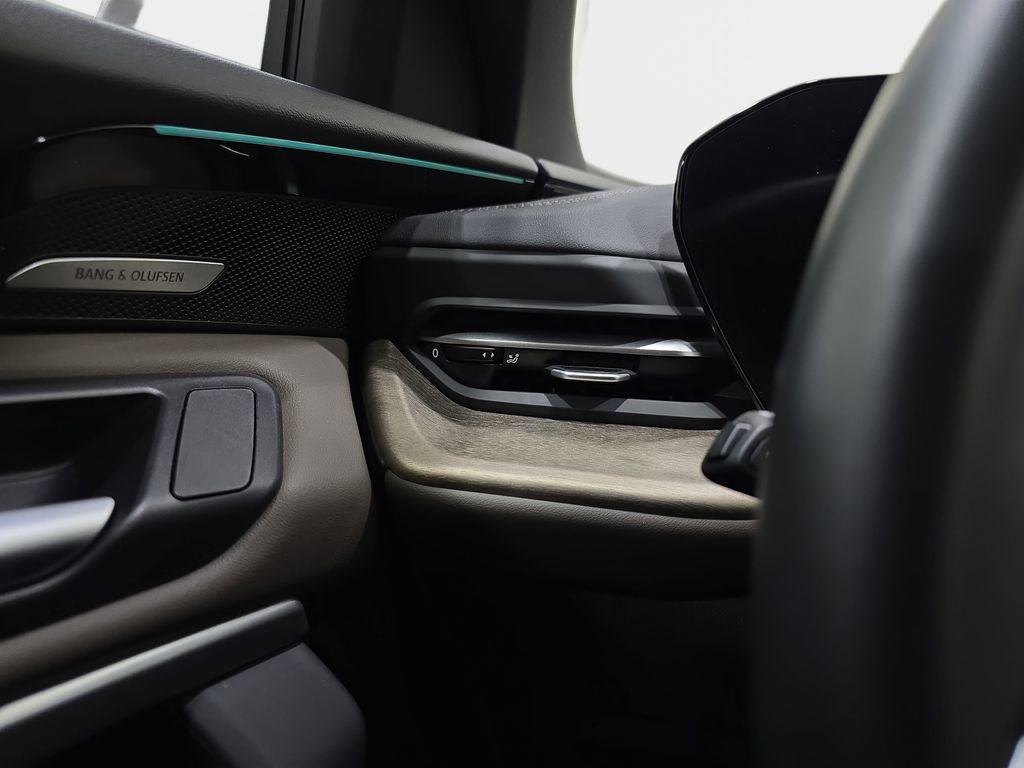 Used 2025 Audi Q5 Premium Plus w/ Premium Plus image 28