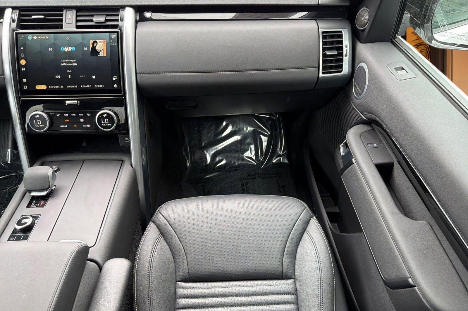 Used 2025 Land Rover Discovery S AWD/4WD image 31