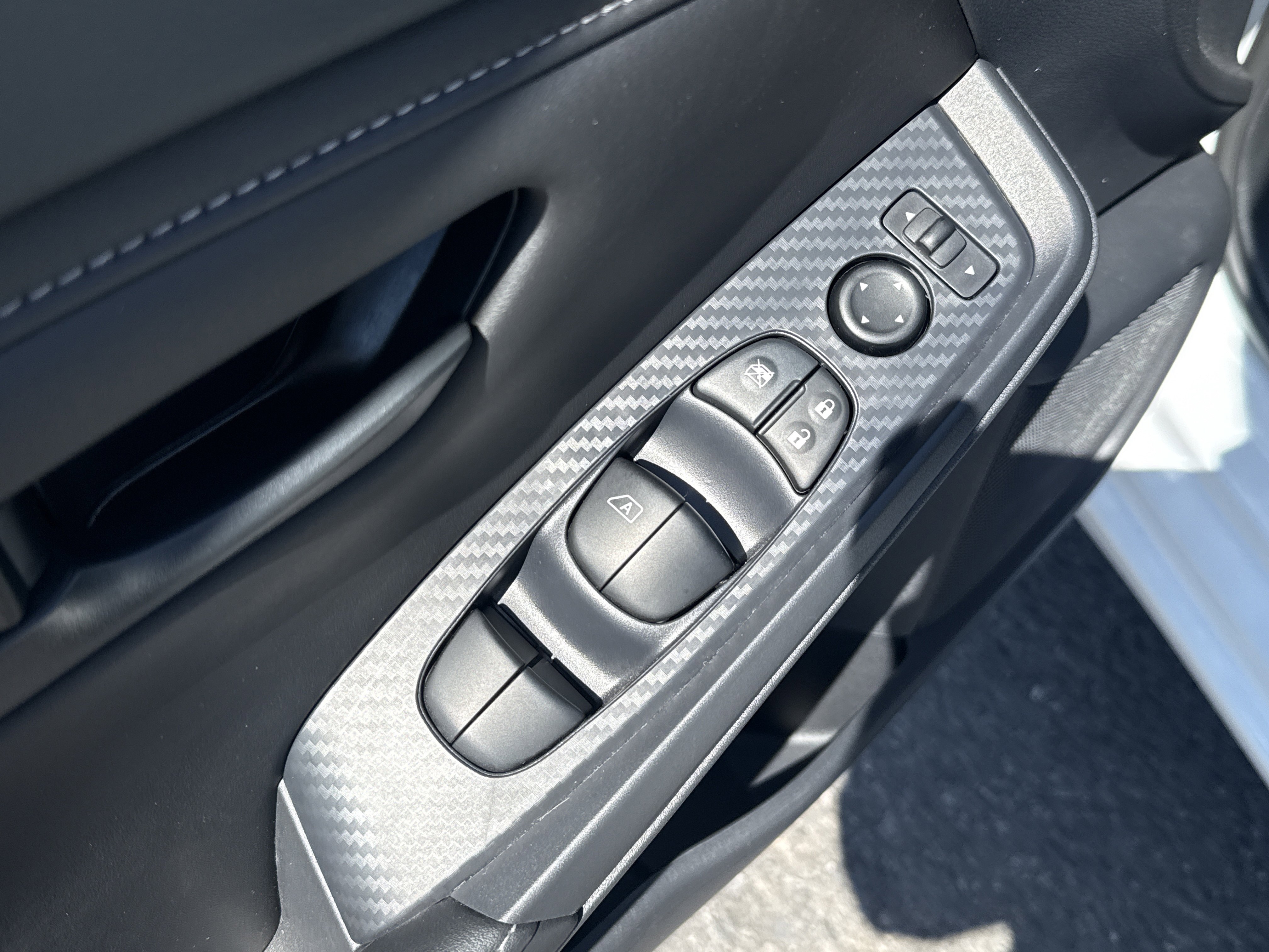 Used 2025 Nissan Sentra S image 11