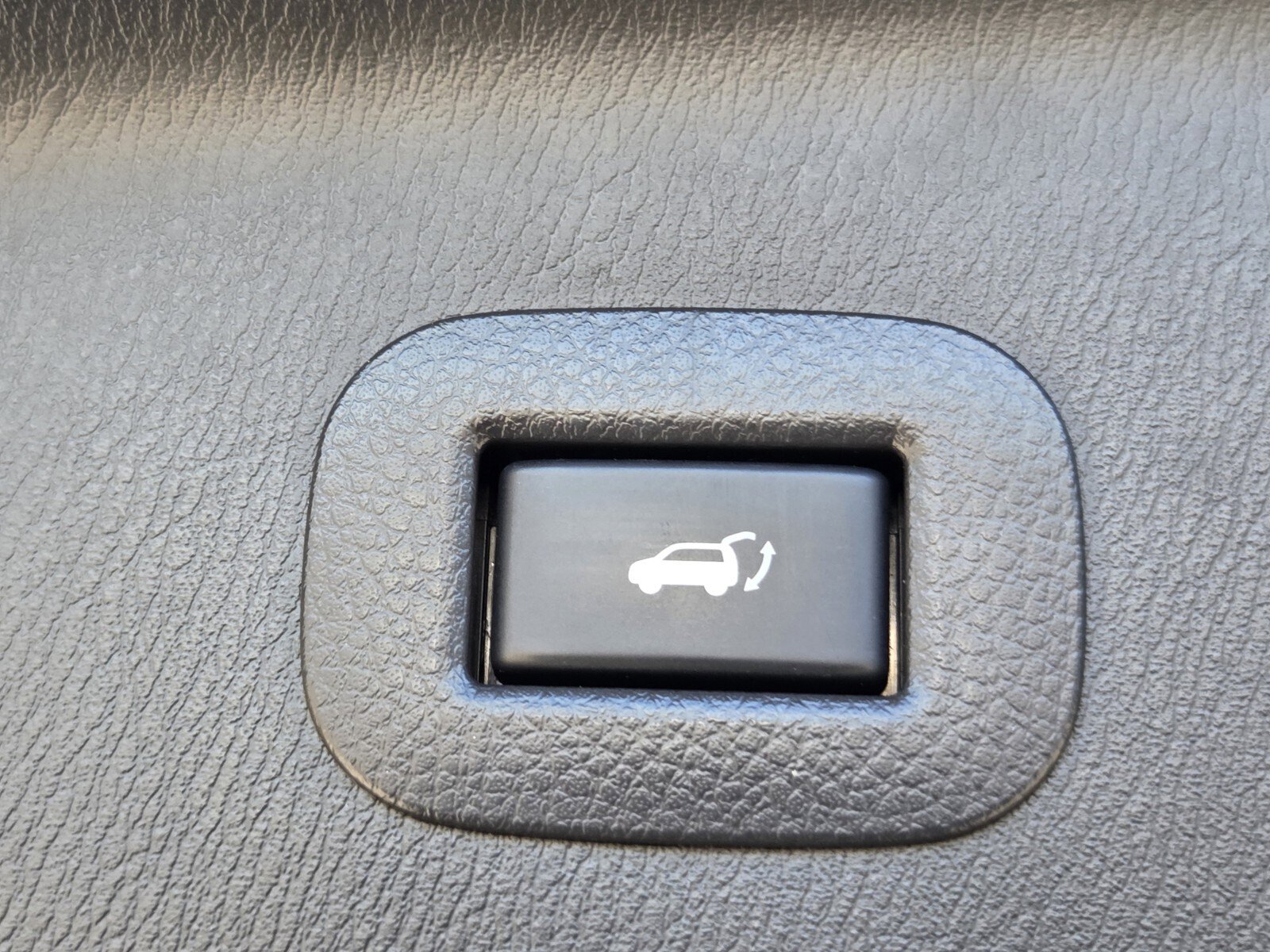 Used 2022 INFINITI QX80 Sensory w/ Cargo Package image 32