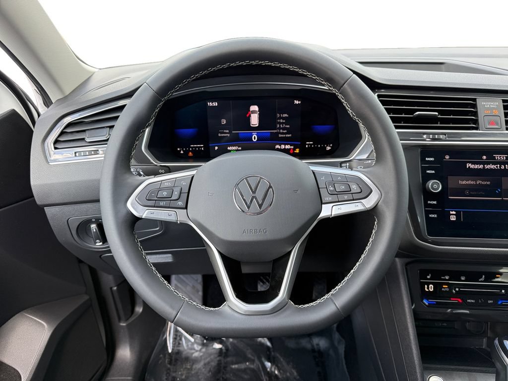 Used 2023 Volkswagen Tiguan SE FWD image 12