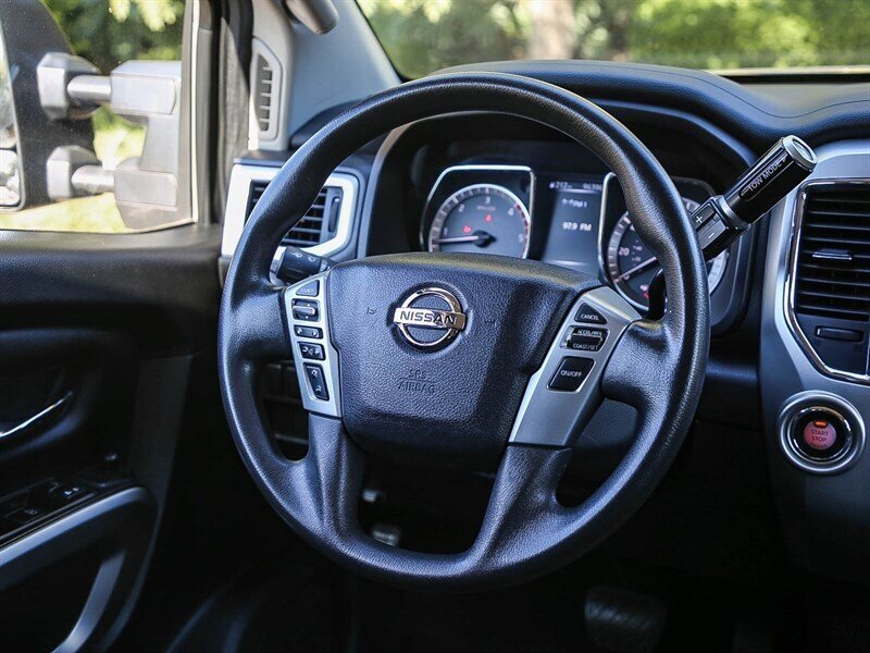 Used 2017 Nissan Titan SV RWD image 22