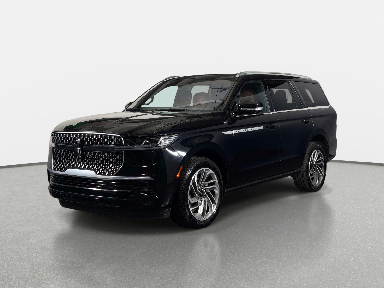 Used 2025 Lincoln Navigator Reserve AWD/4WD image 7