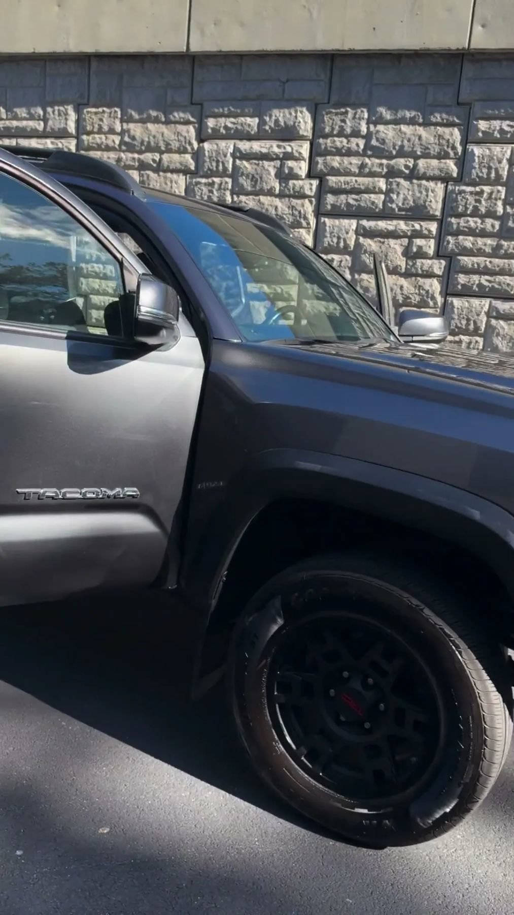 Used 2019 Toyota Tacoma TRD Off-Road AWD/4WD image 44
