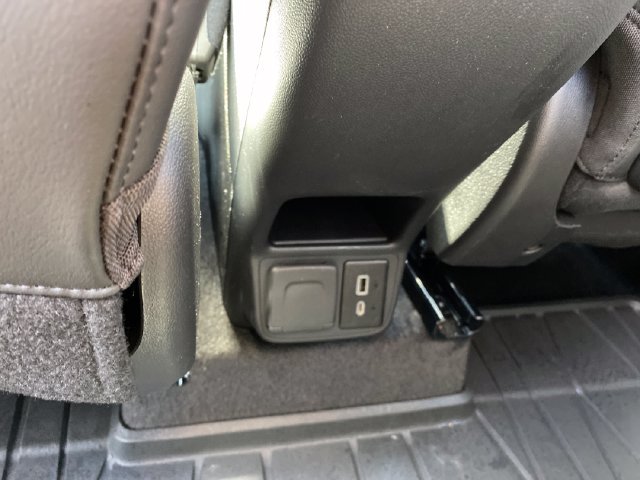 Certified 2024 Buick Encore GX Avenir w/ Avenir Convenience Package FWD image 19