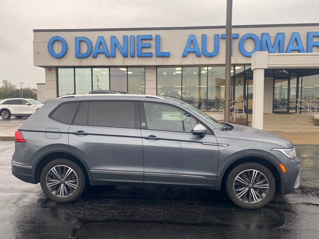 Used 2024 Volkswagen Tiguan Wolfsburg Edition image 21