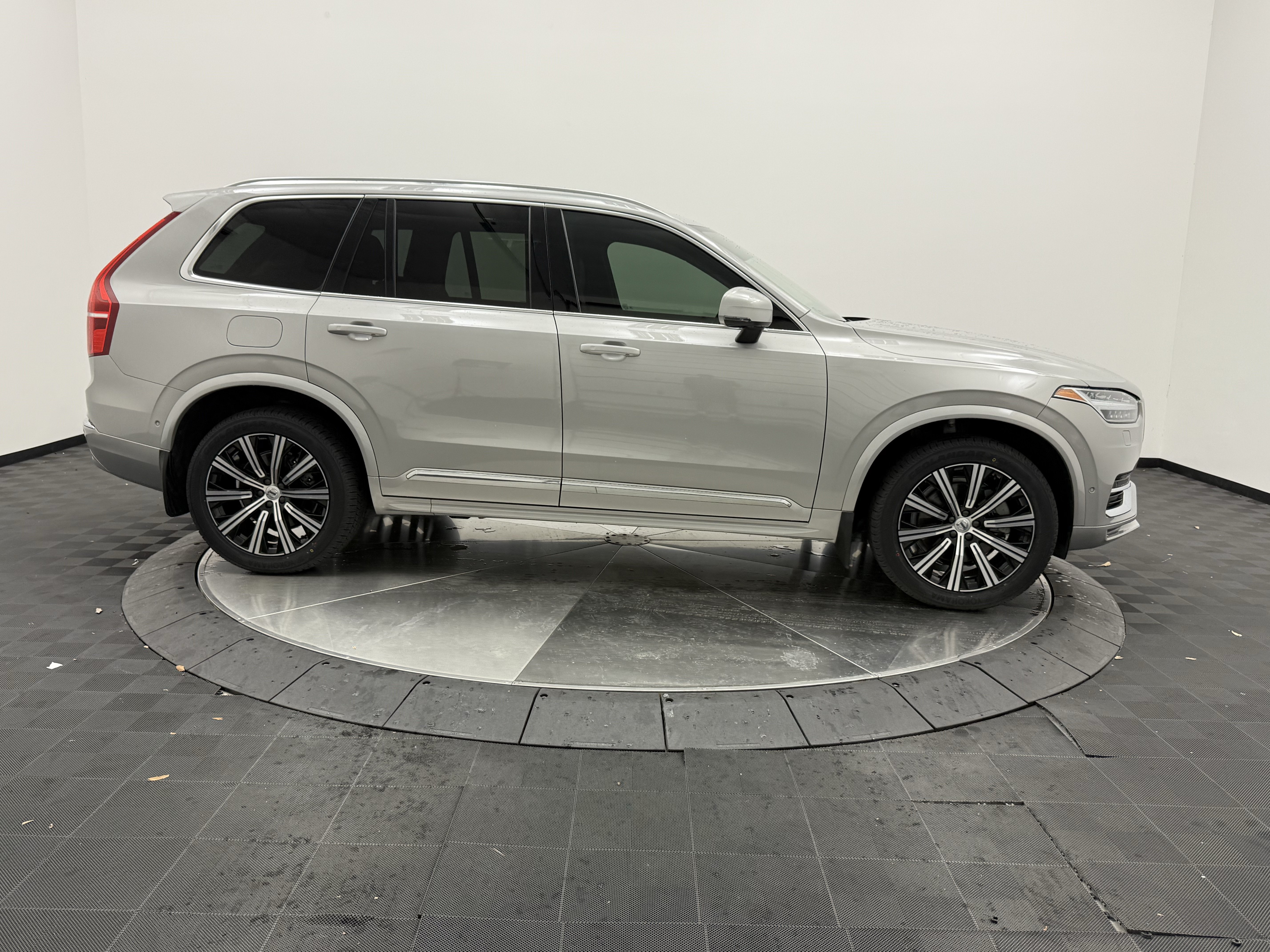Certified 2023 Volvo XC90 B6 Plus w/ Protection Package Premier AWD/4WD image 8