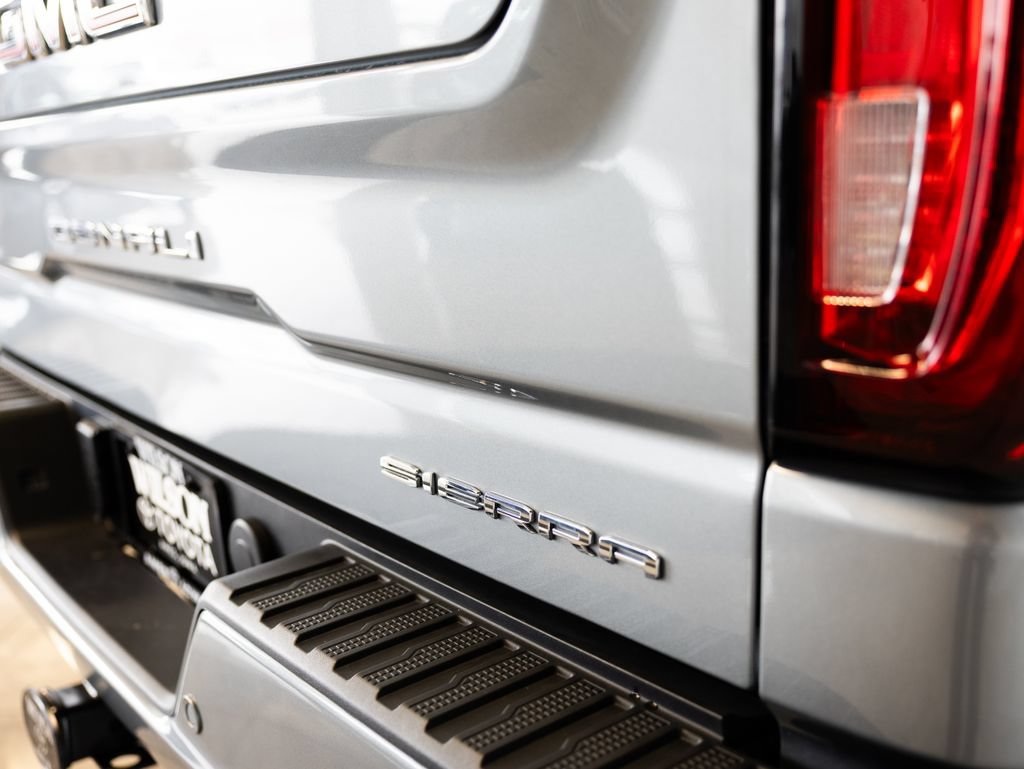 Used 2025 GMC Sierra 1500 Denali w/ Denali Reserve Package AWD/4WD image 9