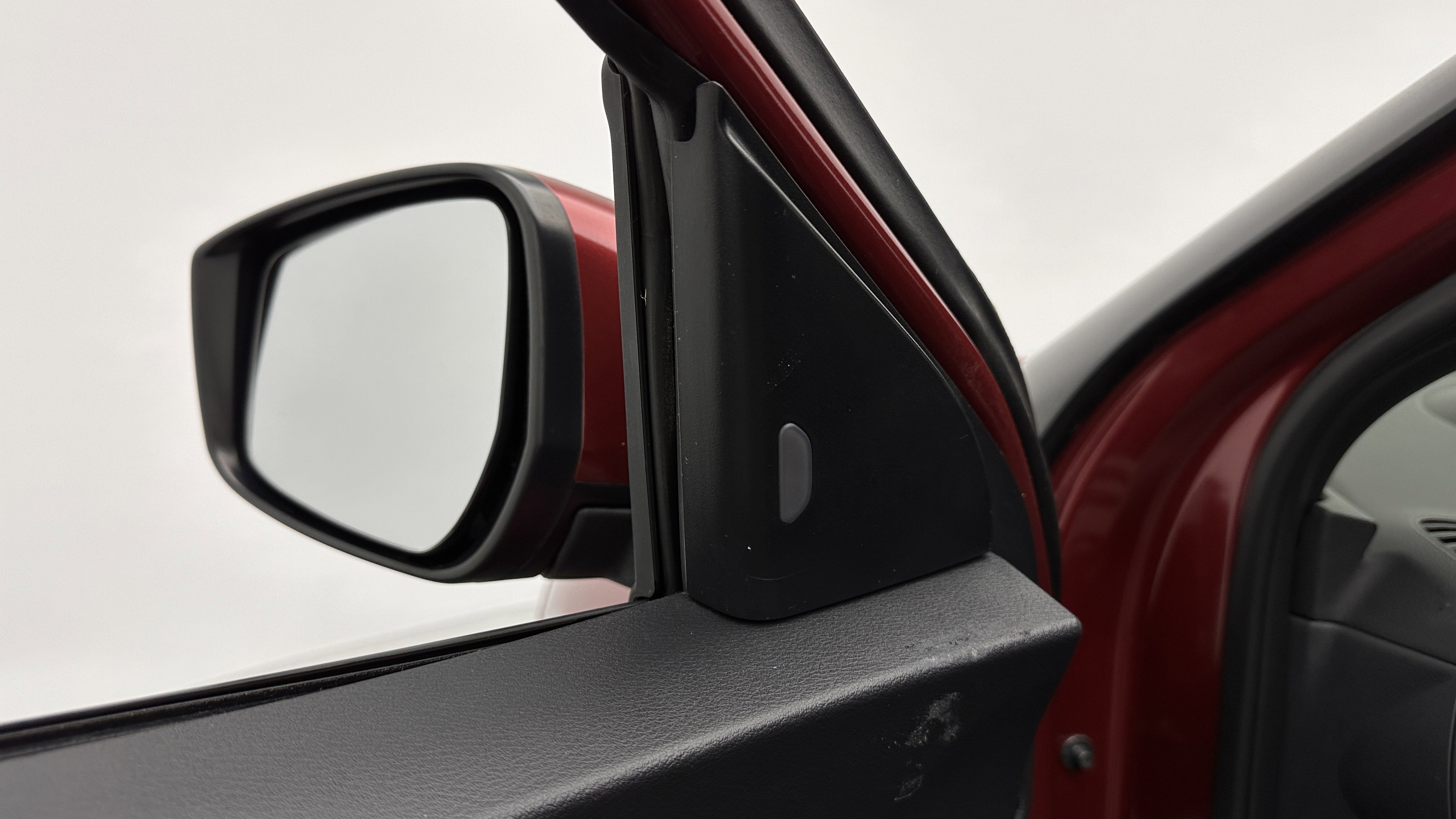 Used 2019 Nissan Kicks SV FWD image 11