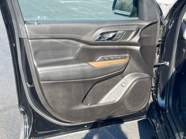 Used 2023 GMC Acadia SLE w/ Driver Convenience Package image 11