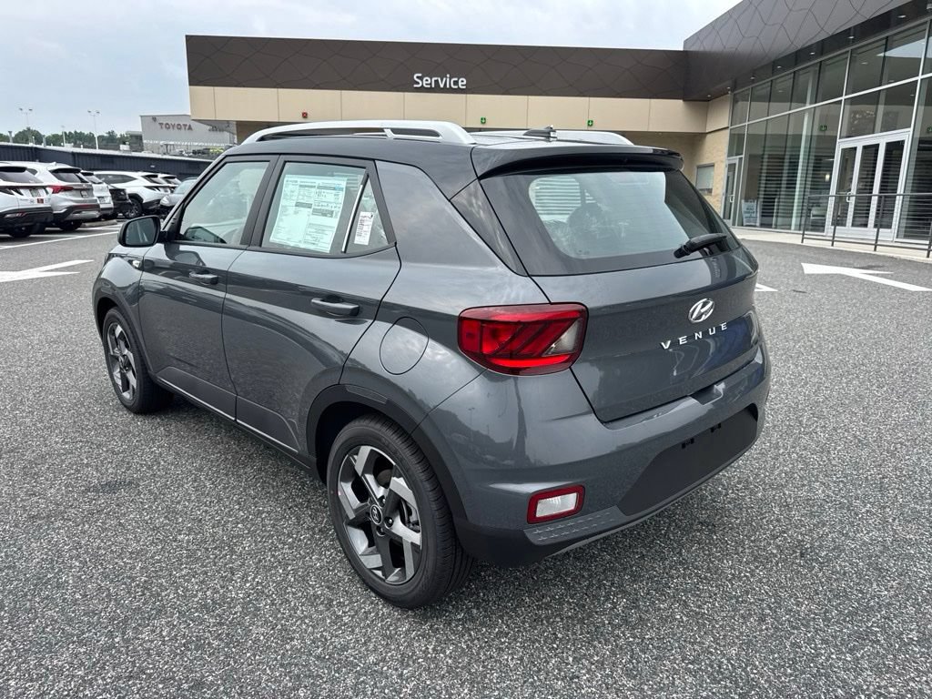 New 2026 Hyundai Venue SEL FWD image 7