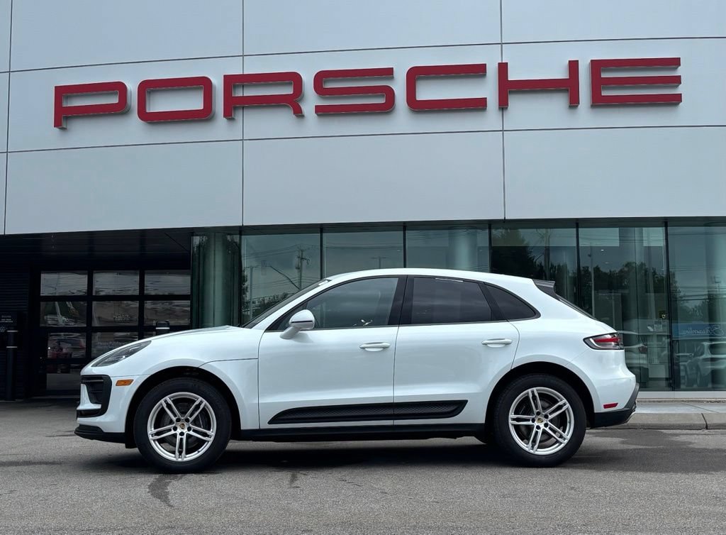 Certified 2023 Porsche Macan AWD/4WD image 2