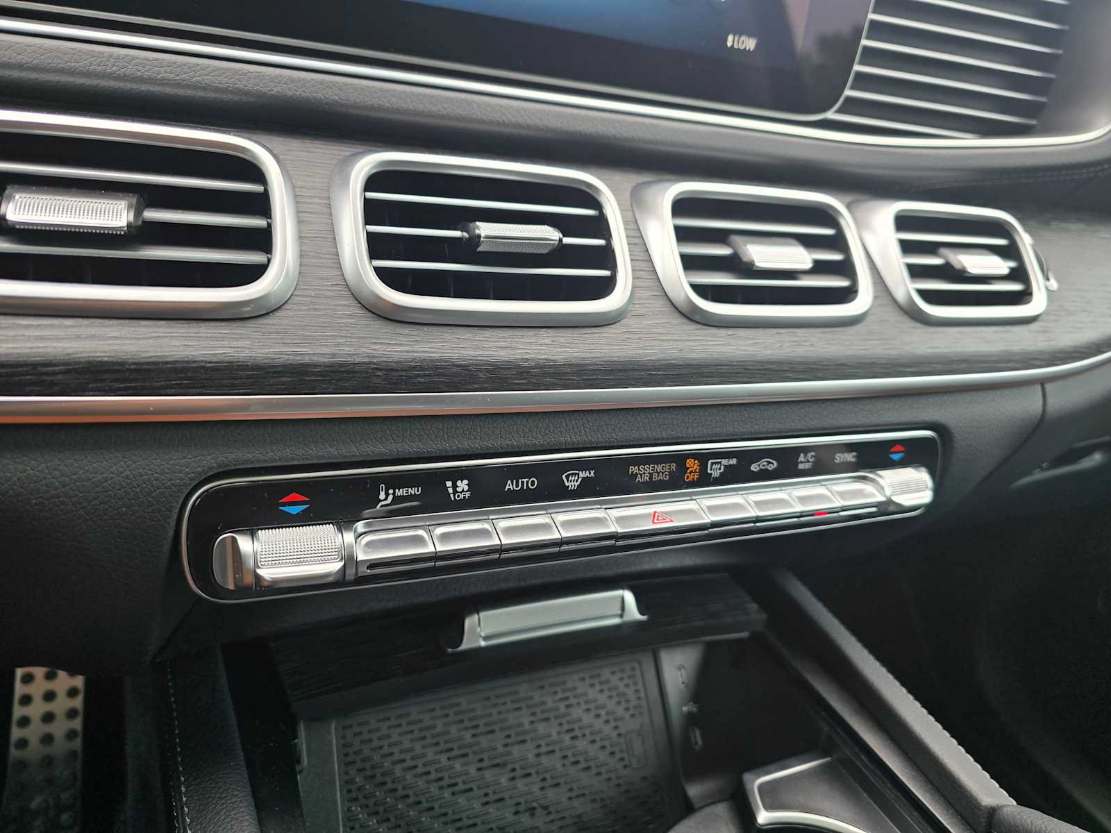 Used 2026 Mercedes-Benz GLS 450 4MATIC image 30