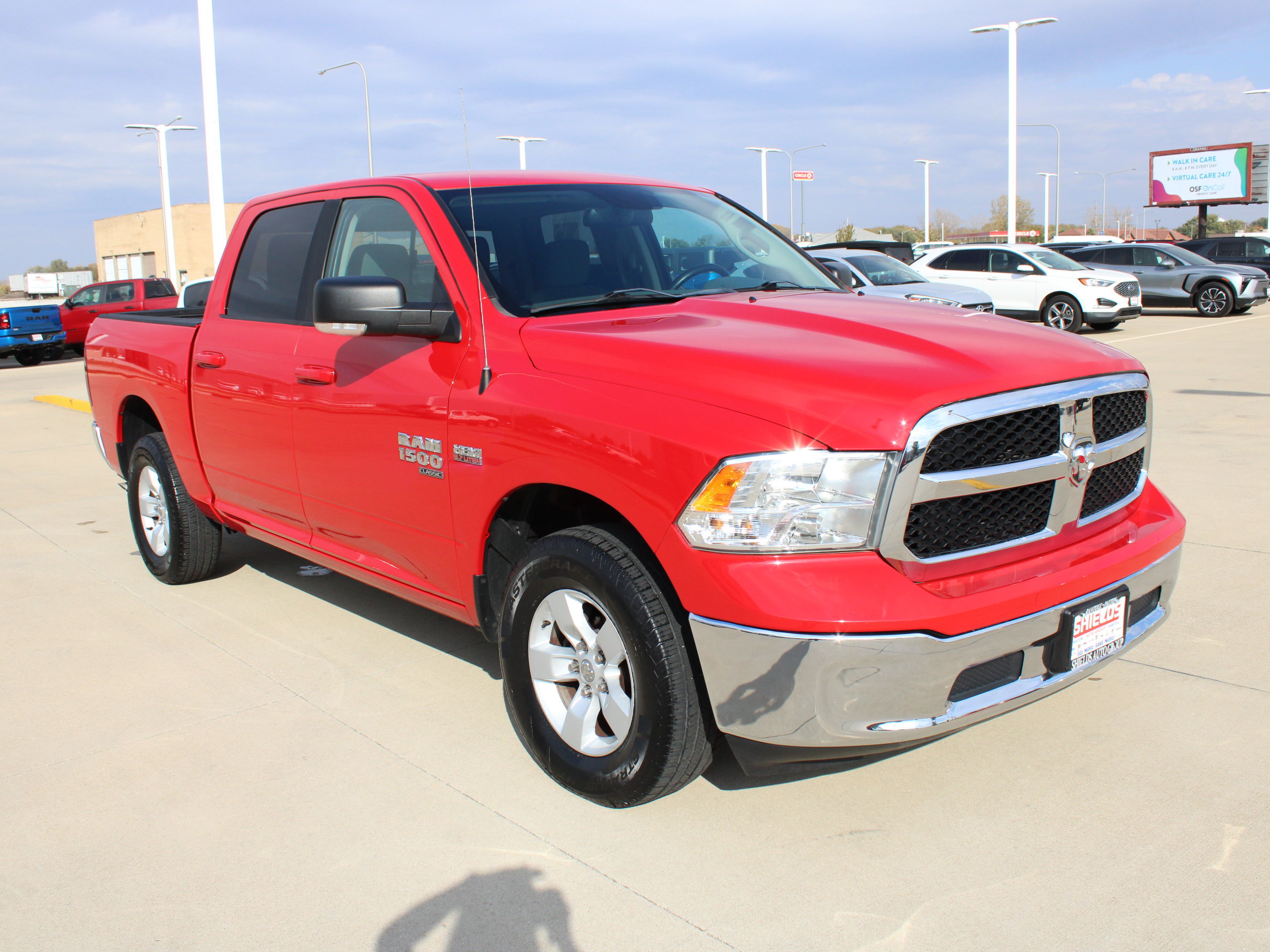 Used 2019 RAM 1500 Classic SLT w/ Luxury Group AWD/4WD image 10