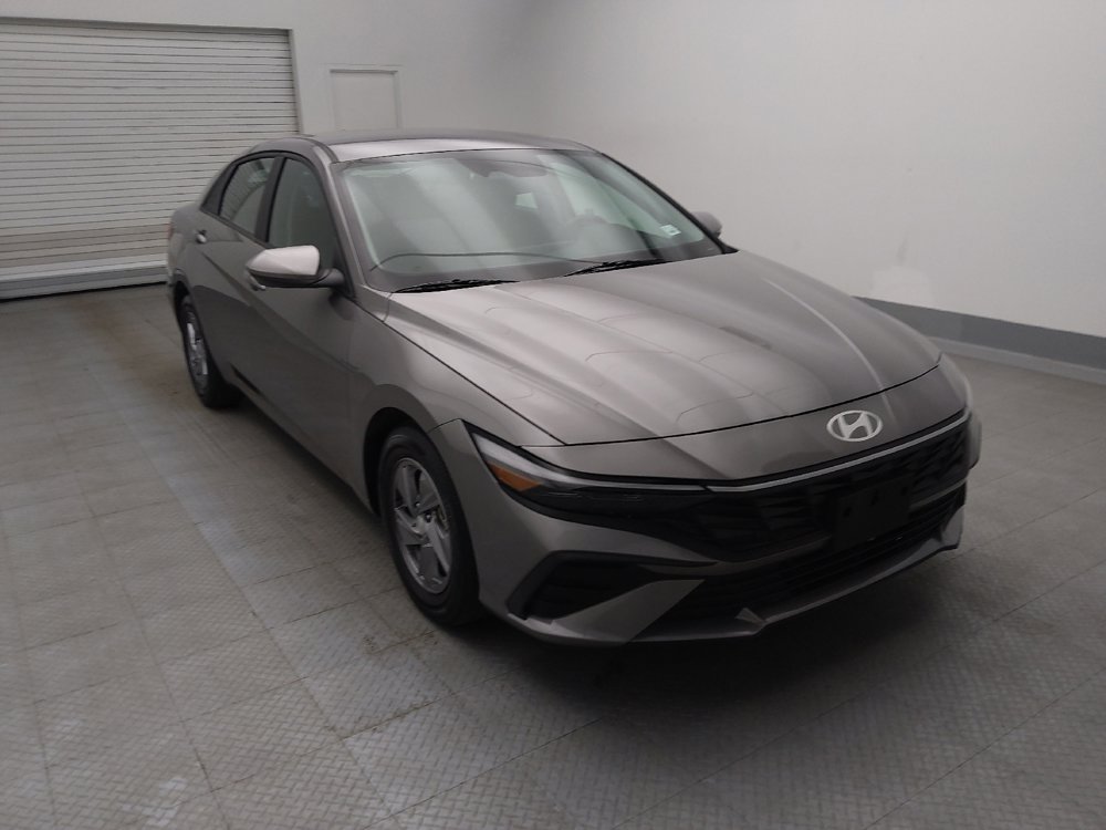 Used 2024 Hyundai Elantra SE image 13