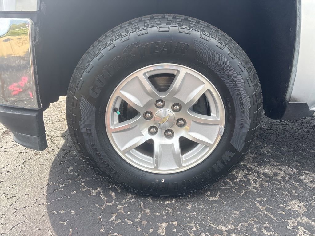 Used 2019 Chevrolet Silverado 1500 LT image 2