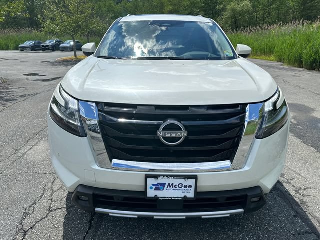 Used 2023 Nissan Pathfinder Platinum AWD/4WD image 8
