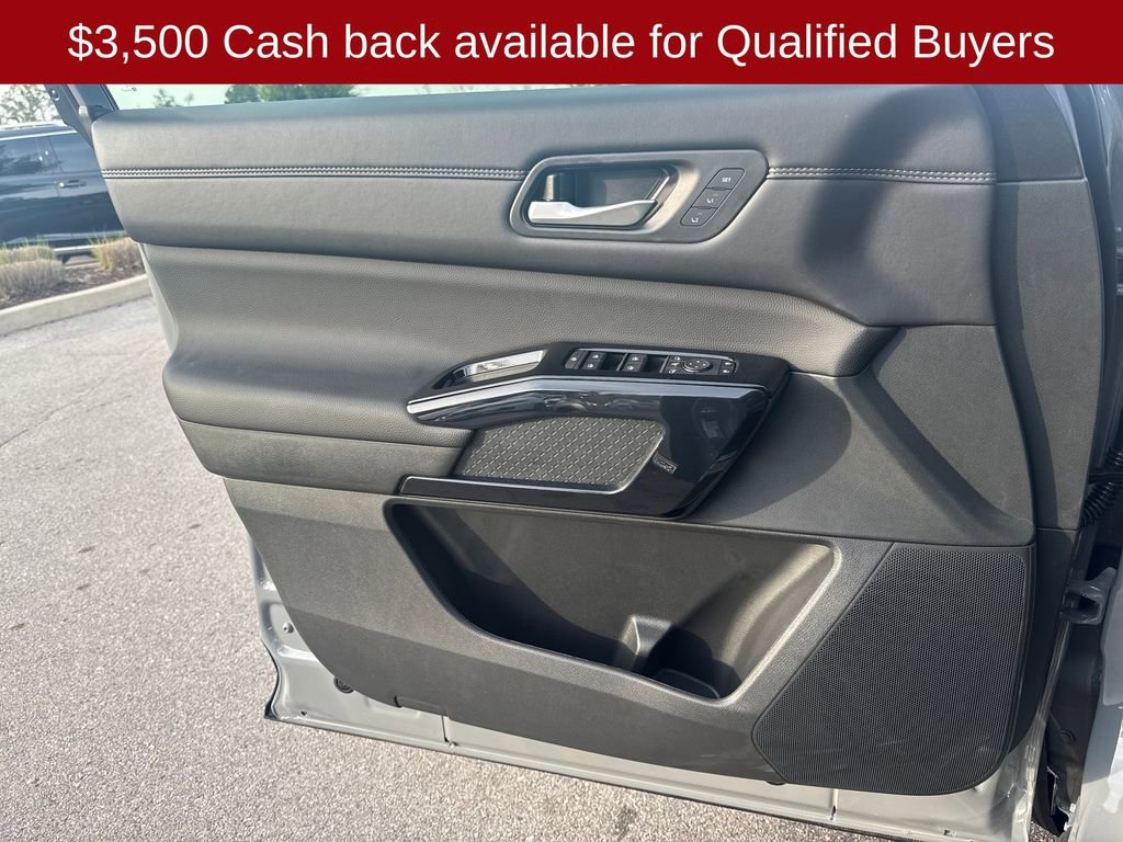 New 2026 Nissan Pathfinder Platinum image 11