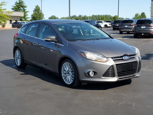 Used 2014 Ford Focus Titanium w/ Luxury Package FWD image 2
