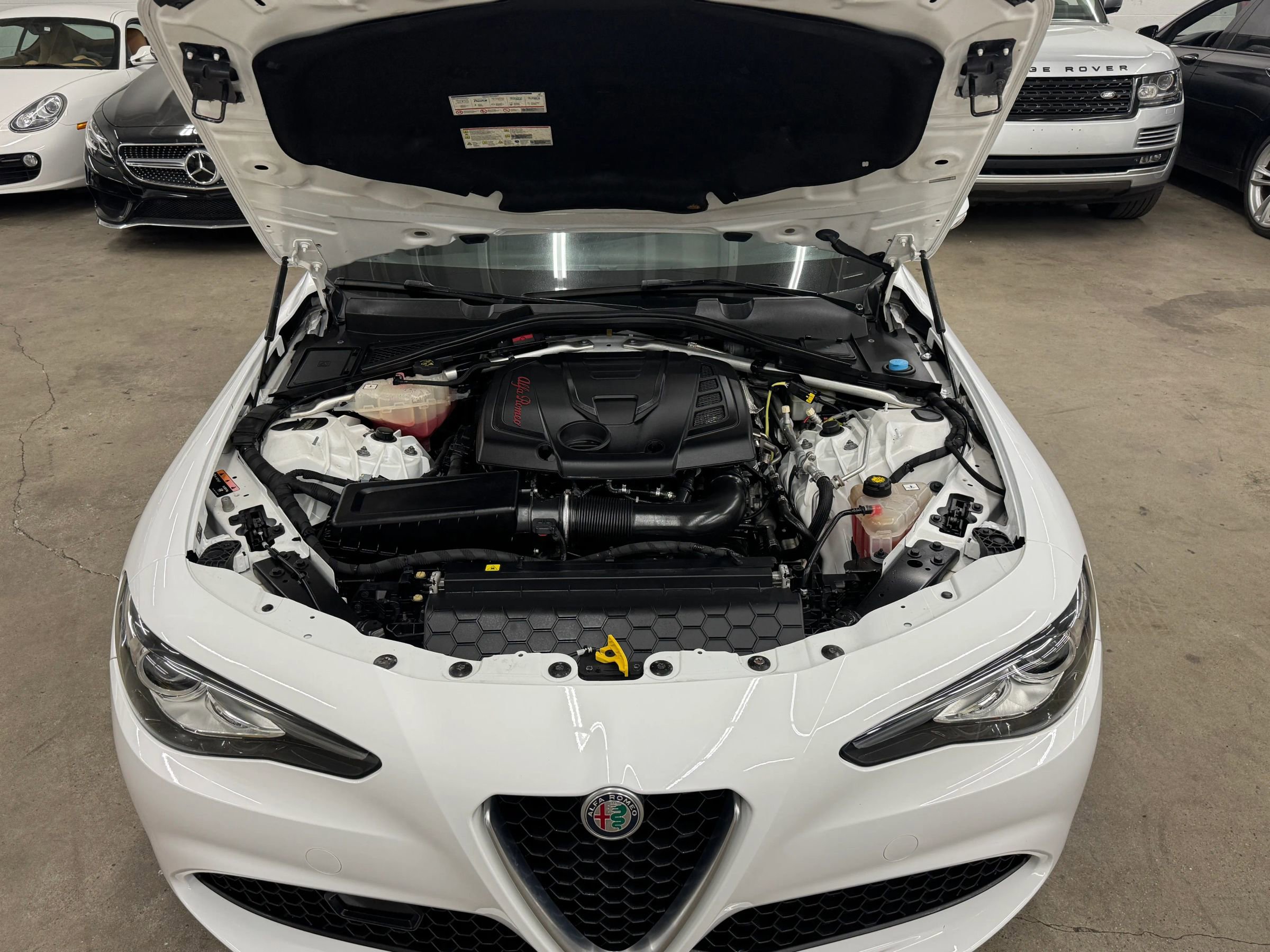 Used 2017 Alfa Romeo Giulia image 10