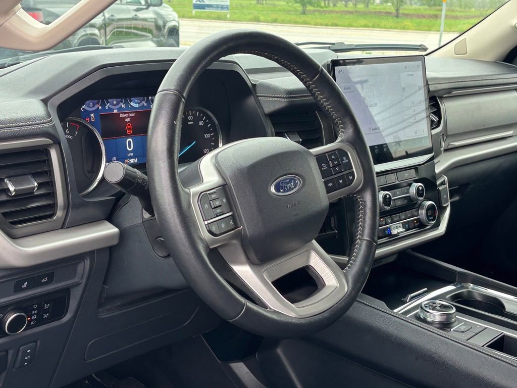 Used 2024 Ford Expedition XLT RWD image 9