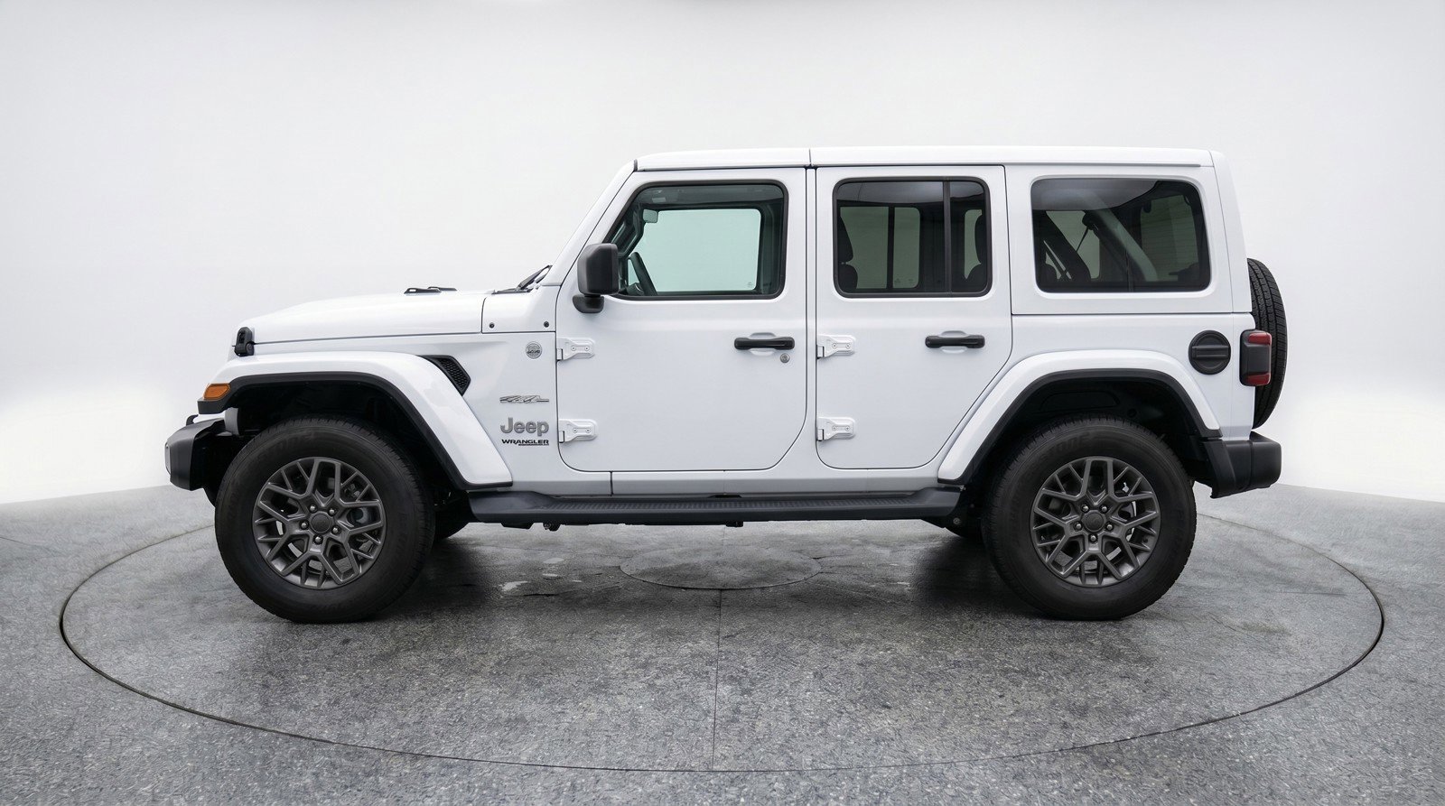 Used 2025 Jeep Wrangler Sahara image 5