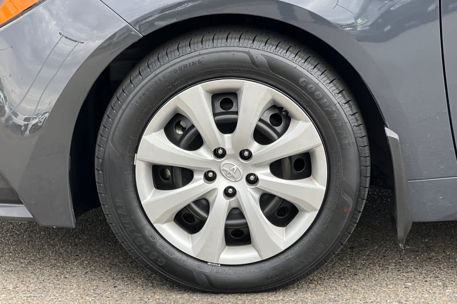 Used 2023 Toyota Corolla LE w/ Carpet Mat Package (TMS) FWD image 28